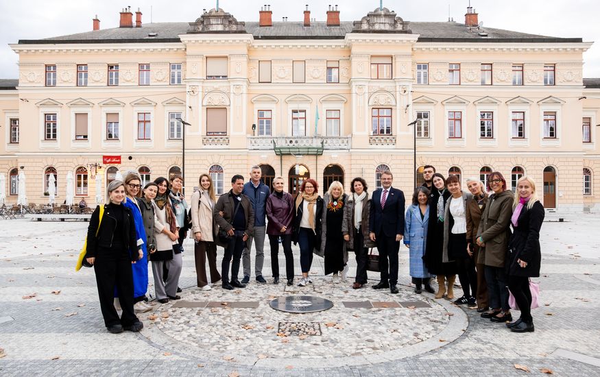 Člani Evropskega parlamenta na Trgu Evrope.