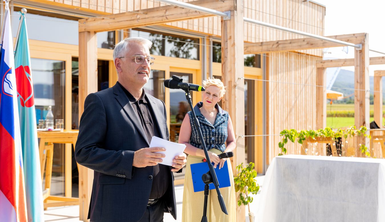 Minister za gospodarstvo, turizem in šport Matjaž Han med govorom.