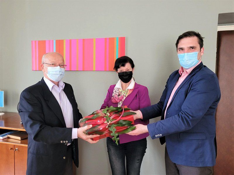 Župan in podžupanja Mestne občine z ravnateljem Marijanom  Kogojem