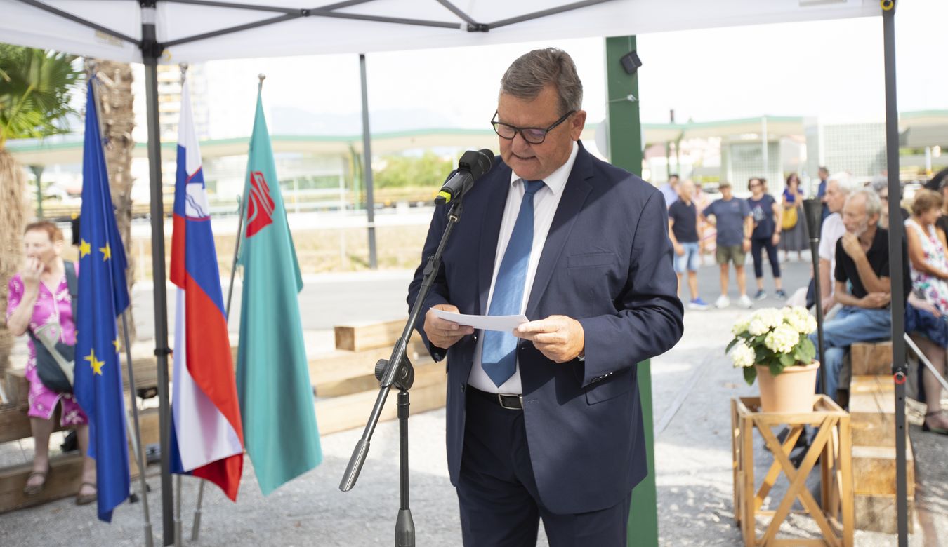 Minister za kohezijo in regionalni razvoj Aleksander Jevšek kot govornik na odprtju Super 8.