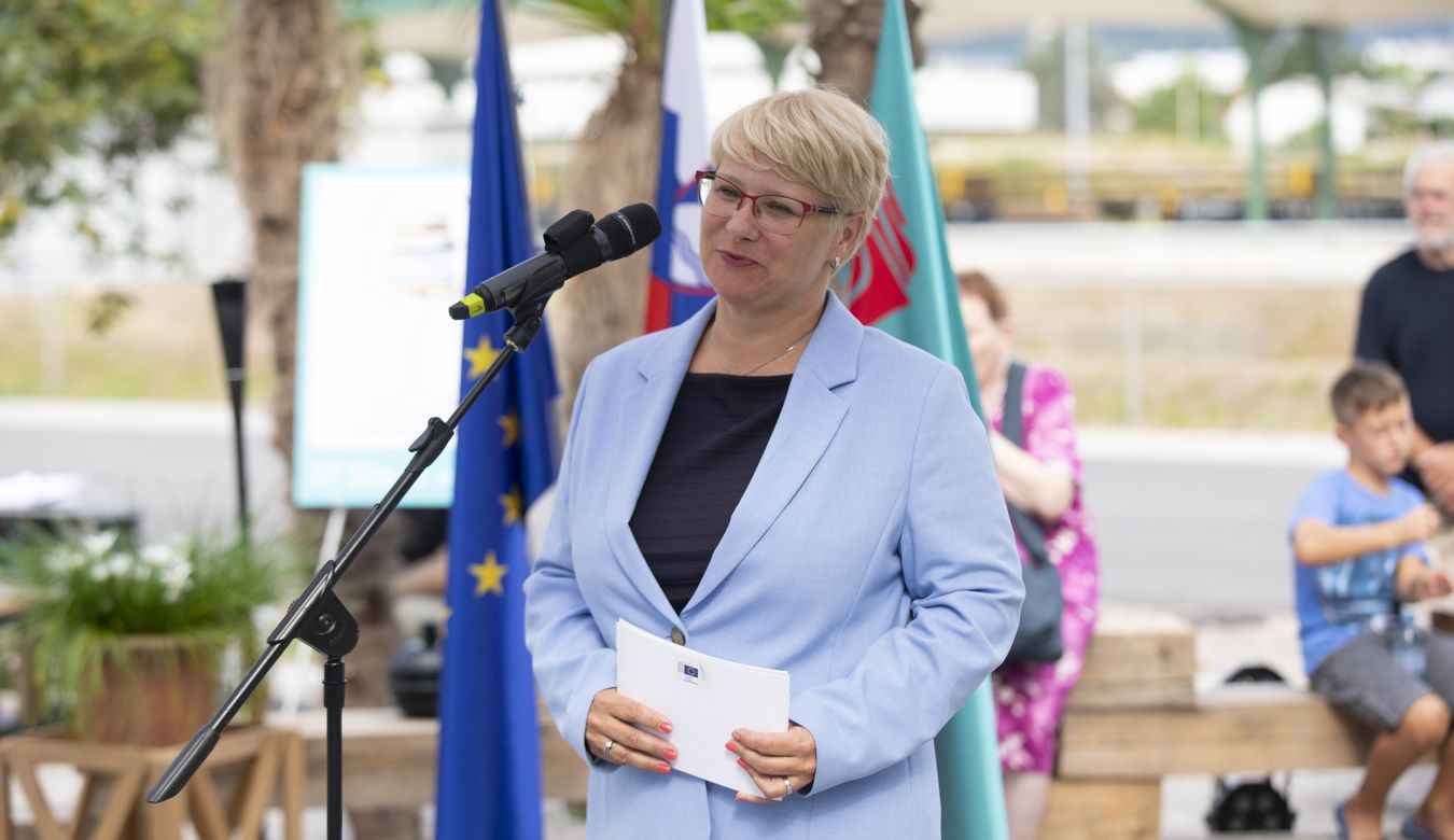 Vodja predstavništva Evropske komisije v Sloveniji, dr. Jerneja Jug Jerše, kot govornica na odprtju Super 8.