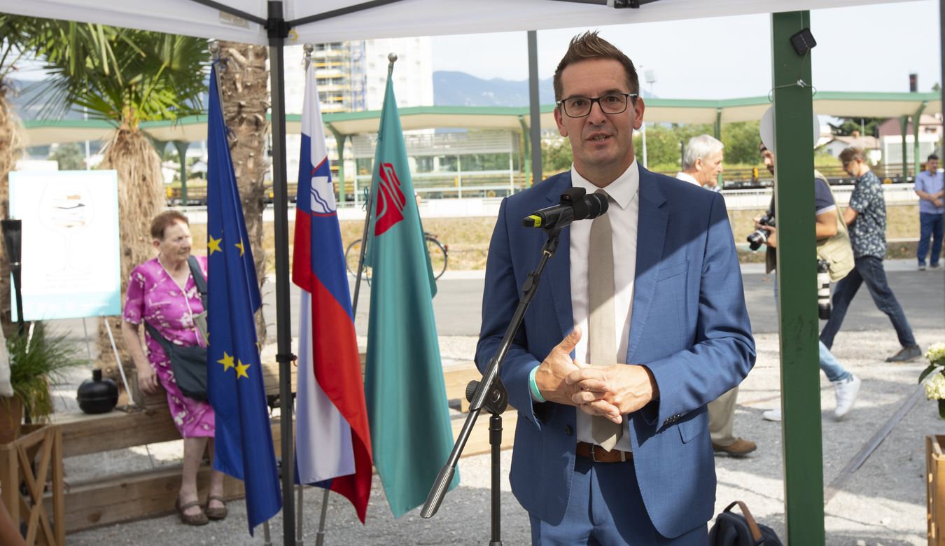 Župan Mestne občine Nova Gorica Samo Turel kot govornik na odprtju Super 8.