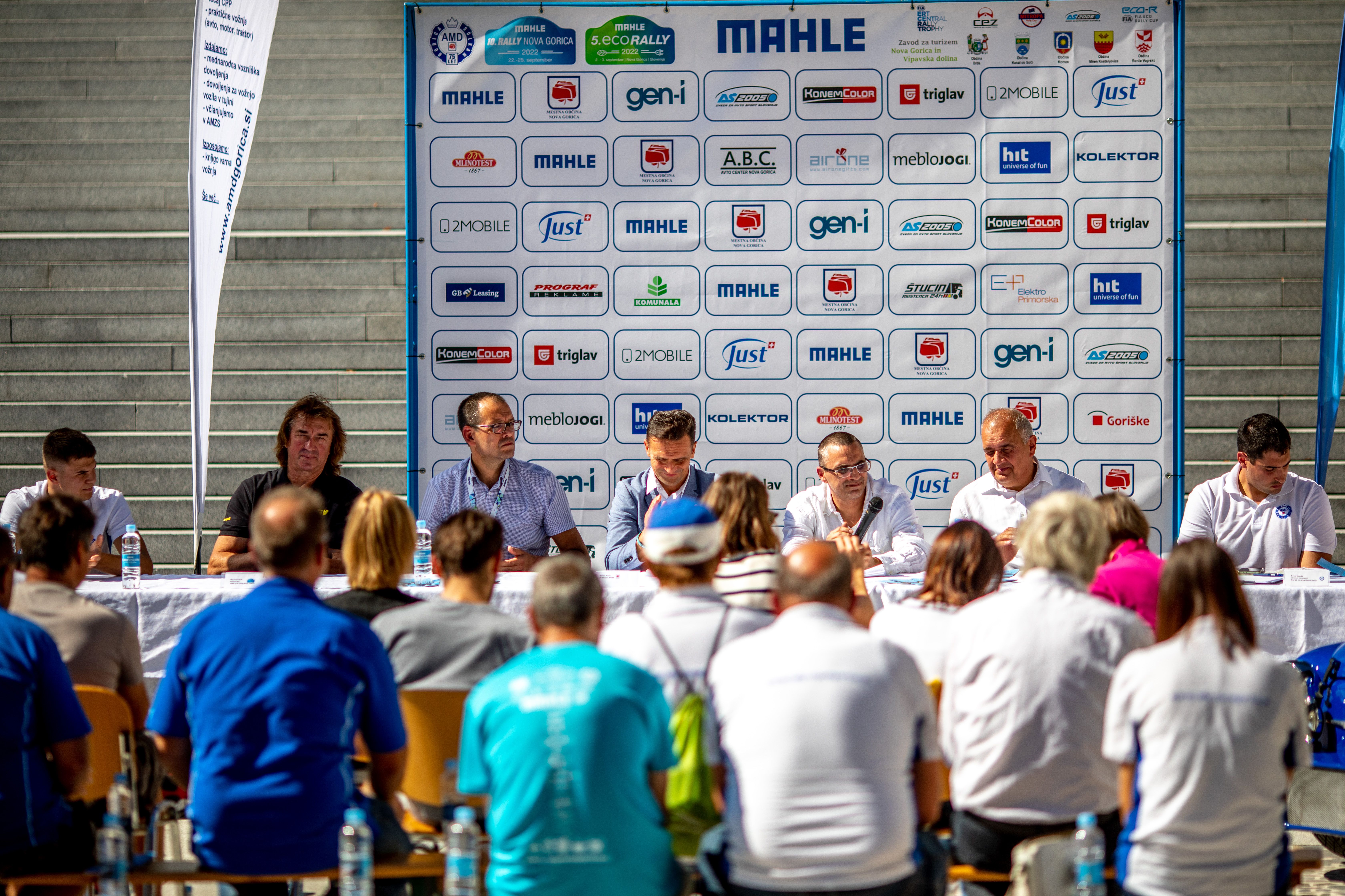 Tiskovna konferenca ob 10. Mahle Rally-ju v Novi Gorici pred Eda centrom