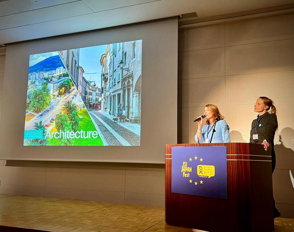 Predstavitev GO! 2025 (EPK v Novi Gorici in Gorici) na srečanju – predstavljata (z leve) mag. Mija Lorbek in Anka Madon