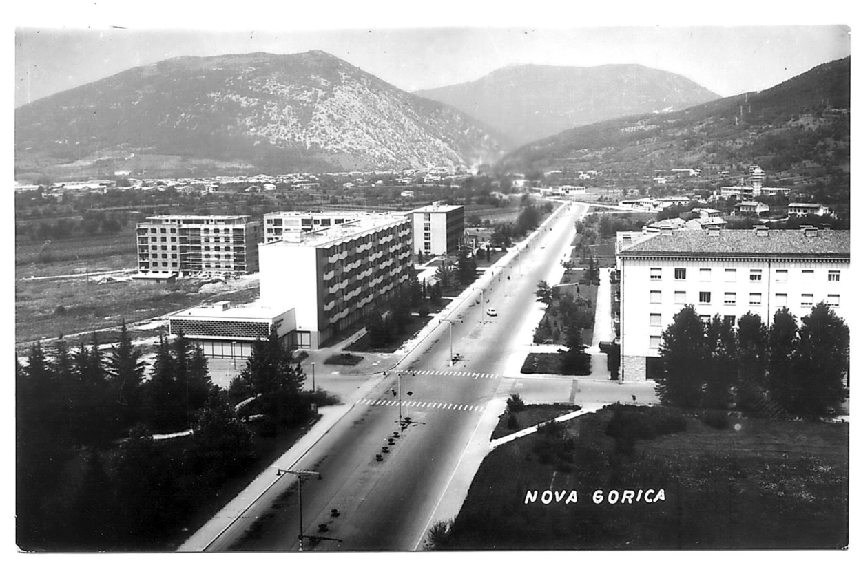 Črno-bela panoramska slika Nove Gorice iz 50. let 20. stoletja