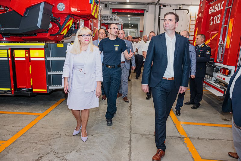 župan dr. Klemen Miklavič,  veleposlanica Suzana Zelenkovska ter Simon Vendramin - poveljnik novogoriške poklicne gasilske enote